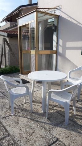 in unità immobiliare singola indipendente, stanza con due posti - Foto 6