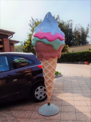 Insegna pubblicitaria per glateria: Cono gelato in vetroresina - Foto 4