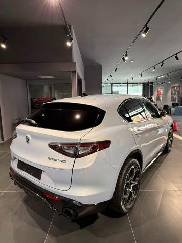 Alfa Romeo Stelvio 2.2 Turbodiesel 210 CV AT8 Q4 Veloce - Foto 4