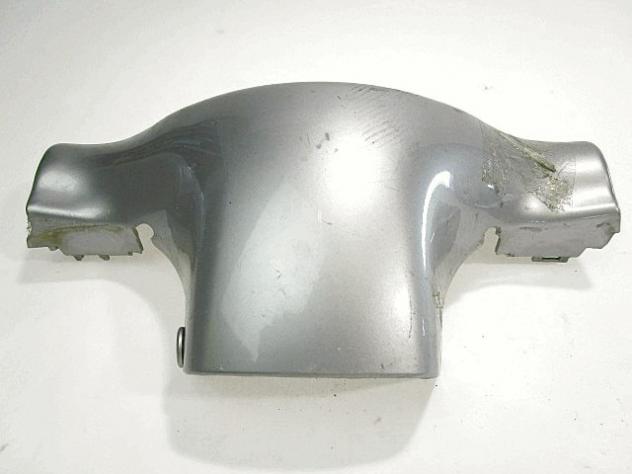 CARENA INTERNA MANUBRIO APRILIA SCARABEO 100 4T 1999 - 2002 AP8268102 REAR HANDLEBAR FAIRING ATTACCO DANNEGGIATO CON GRAFFI - Foto 2