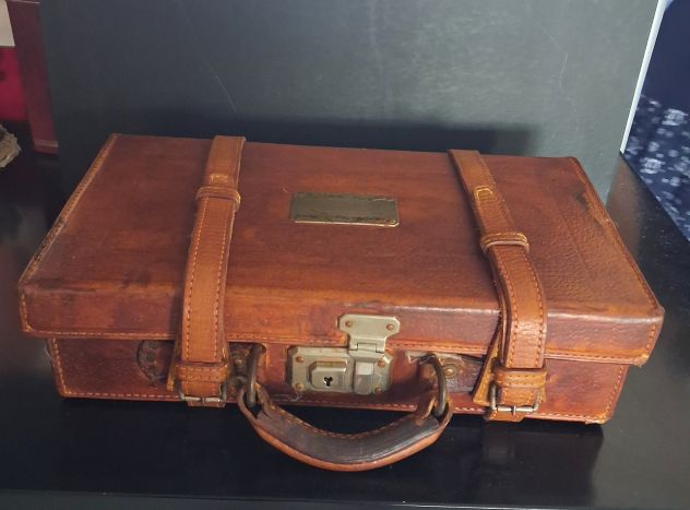 Ex Valigetta Porta cartucce in cuoio rigido vintage ,interno senza scomparti i