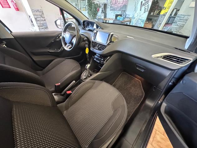 Peugeot 208 1.2benz. Allure - Foto 9