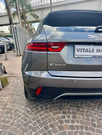Jaguar E-Pace 2.0D 150 CV AWD aut. R-Dynamic - Foto 9
