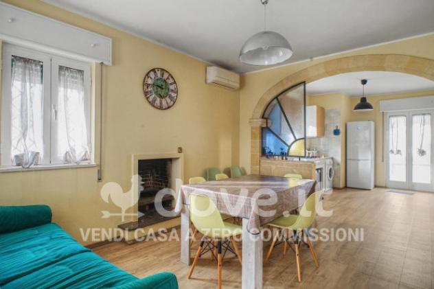 Villa di 177 m² con 4 locali e posto auto in vendita a Pulsano - Foto 2