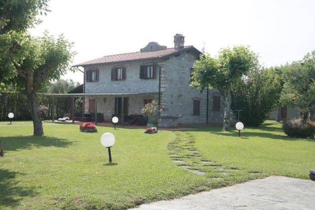 Villa in affitto a Forte dei Marmi 250 mq Rif: 1031599