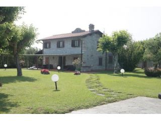 Villa in affitto a Forte dei Marmi 250 mq  Rif: 1031599