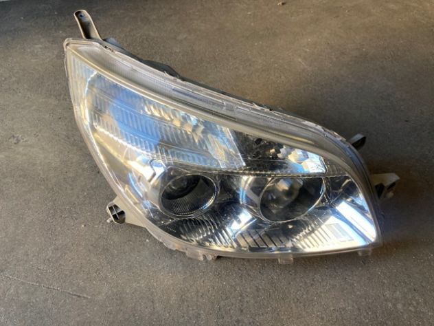 Faro anteriore DX Daihatsu Terios del 2008