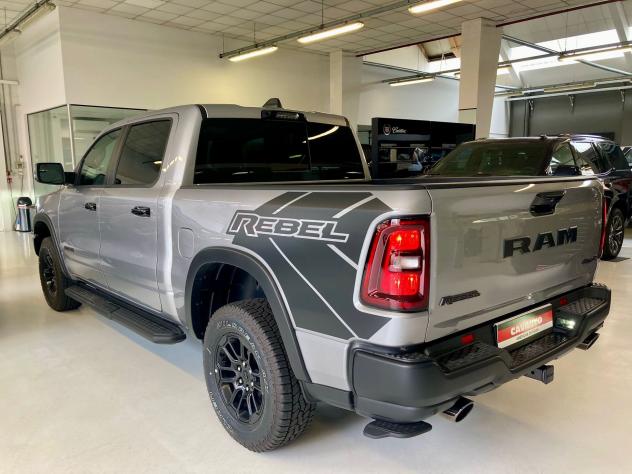 RAM 1500 REBEL PREMIUM 2025 3.0L Twin-Turbo 420 CV - Foto 4