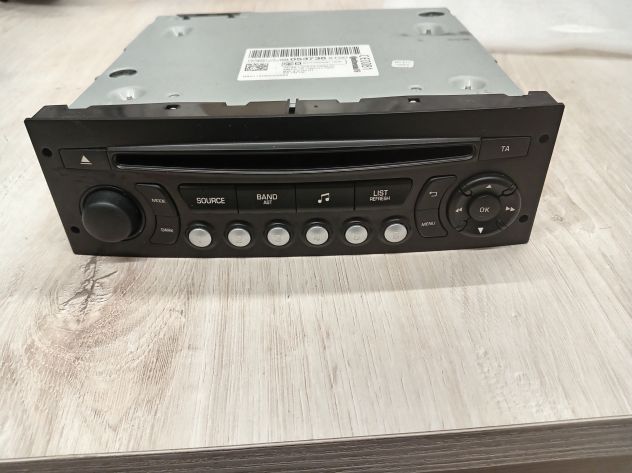 Vendo Stereo di serie originale Peugeot 3008 anno 2014