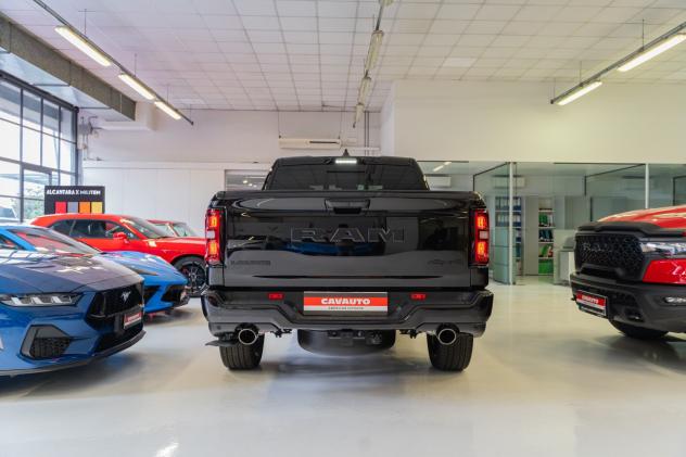 RAM 1500 NUOVO RAM 2025 Laramie Night Premium 3.0L Twin- Turbo 420 CV - Foto 5