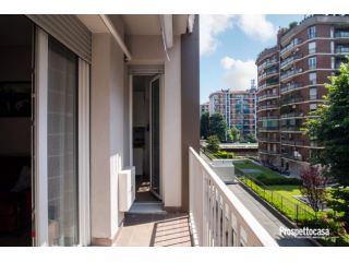 LIBERA AMPIA STANZA SINGOLA CON BALCONE A 2 PASSI DA M4 GELSOMINI