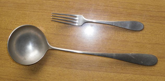 Vecchio mestolo e forchetta in ottone da collezione - - Foto 2