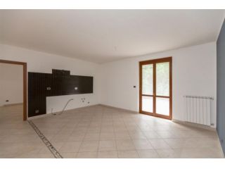 Appartamento di 68 m² con 2 locali e box auto in affitto a Castiglione Torinese