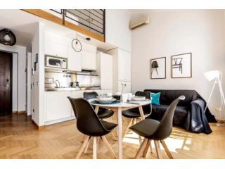Modern Simplicity in Milan Centre