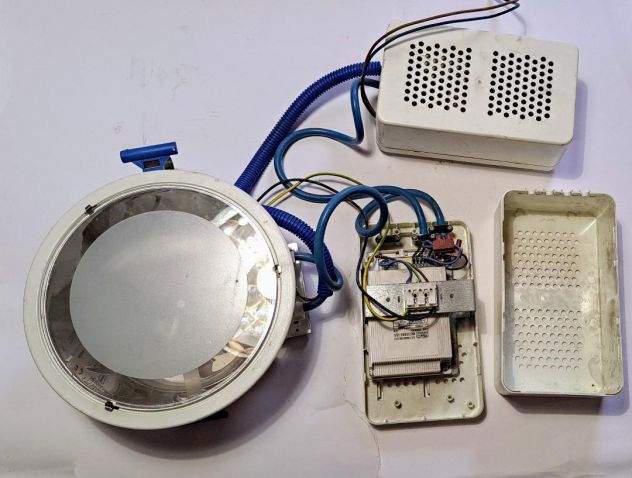 Luci Emergenza Faretto da Incasso completo di trasformatori (lampade escluse)