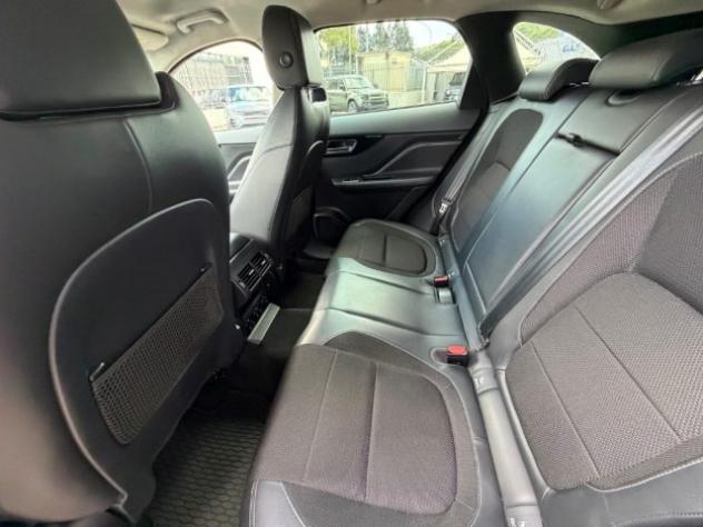 JAGUAR F-Pace 2.0 D 180 CV AWD aut. R-Sport rif. 23718822 - Foto 9