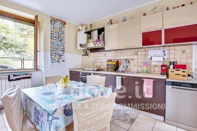 Appartamento di 85 m² con 3 locali e box auto in vendita a Laveno-Mombello - Foto 4