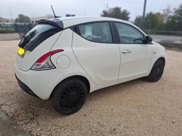 Lancia Ypsilon 1.0 FireFly 5 porte S&S Hybrid Gold - Foto 7
