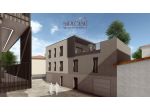 Appartamento con ampio giardino, garage e posto auto