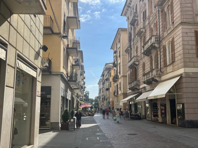Locale commerciale in affitto a La Spezia