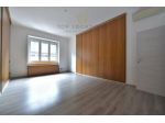 Immobile di 200 m² con 5 locali in affitto a Milano