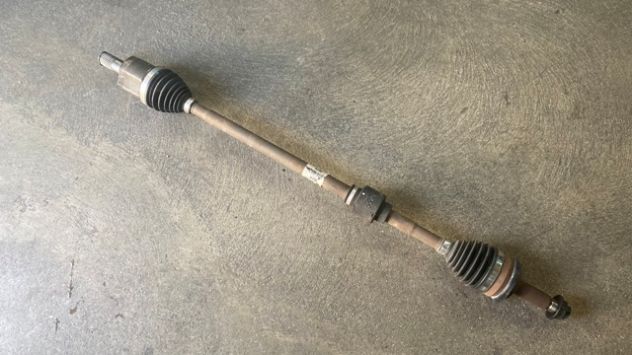 Semiasse anteriore DX Kia Rio 1.2 del 2019 (49501-H8000)