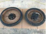 Ruote complete Cerchi e Gomme  17 / 21 Moto Enduro MALAGUTI 125 YLC anno 1989