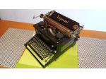 Macchina da scrivere "Imperial Standard" del 1926'
