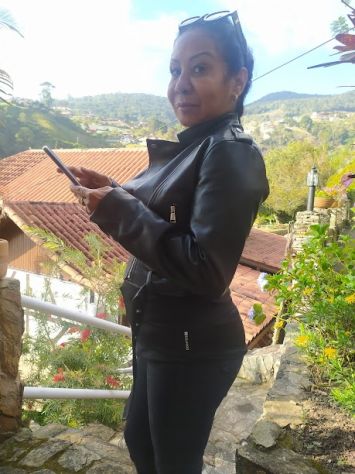 Signora esperta esegue massaggi terapeutici Tel:3793935472