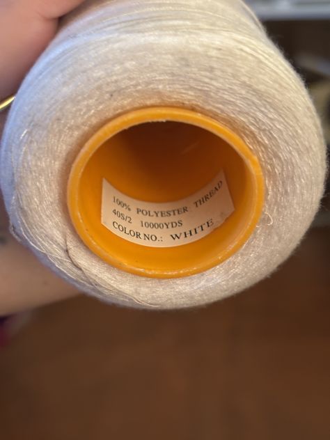 1 ROCCHETTO GRANDE DI FILO SOTTILE PER MACCHINA DA CUCIRE/CUCITO A MANO,USATO PO - Foto 5