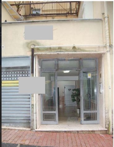 Salerno via De Caro– Appartamento + posto auto occasione ASTA - Foto 2