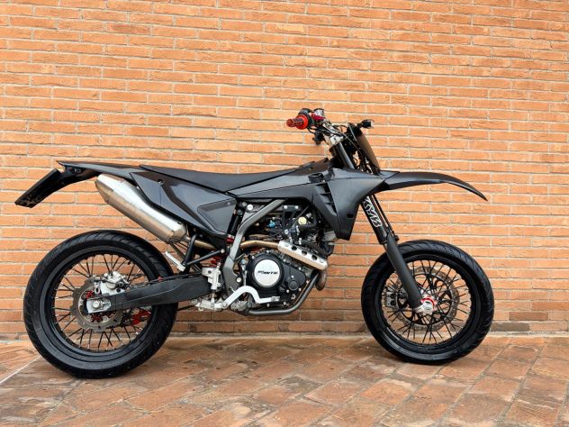 Vendo splendida Fantic Motard XMF 125 4 tempi