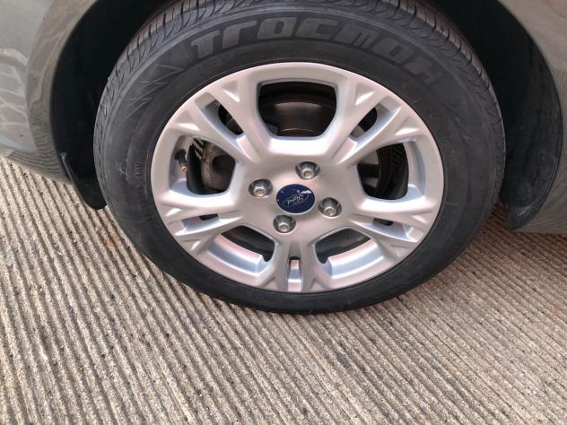 Ford Fiesta 1.4 5p. Bz.- GPL Titanium - Foto 7