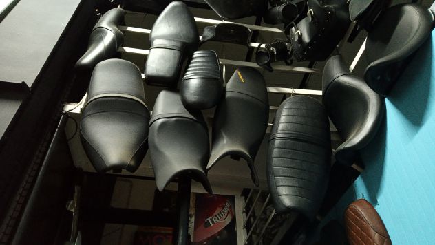 SELLE PER TRIUMPH, GUZZI, HARLEY, HONDA, SUZUKI, KAWASAKI, BMW, ECC.