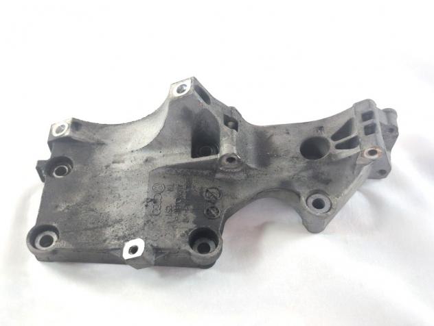 038903143AF SUPPORTO ALTERNATORE VOLKSWAGEN TOURAN 1.9 D 77KW 6M 5P (2010) RICAMBIO USATO