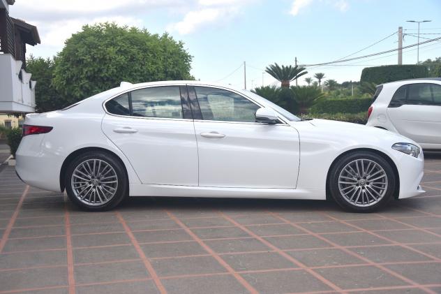 Alfa Romeo Giulia 2.2 Turbodiesel 190cv AT8 Executive - Foto 4