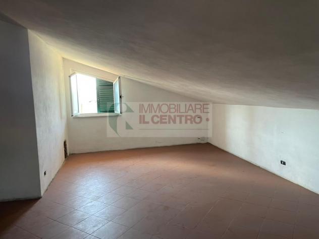 Fabbricato indipendente di ampia metratura con terreno - Foto 14
