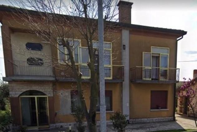 Minerbe:Appartamento con terreno edificabile