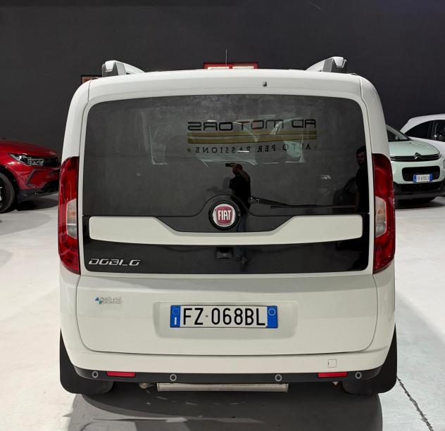 Fiat Doblo 5 posti porte Neopatentati - Foto 5