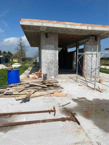 ATTREZZAIA AL GREZZO