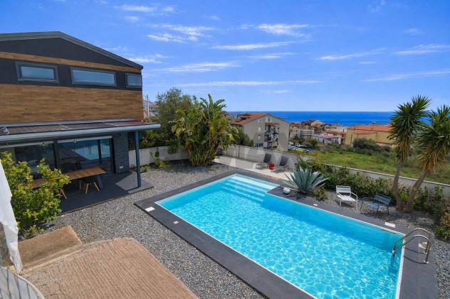 Villa singola in vendita a Santa Teresa di Riva