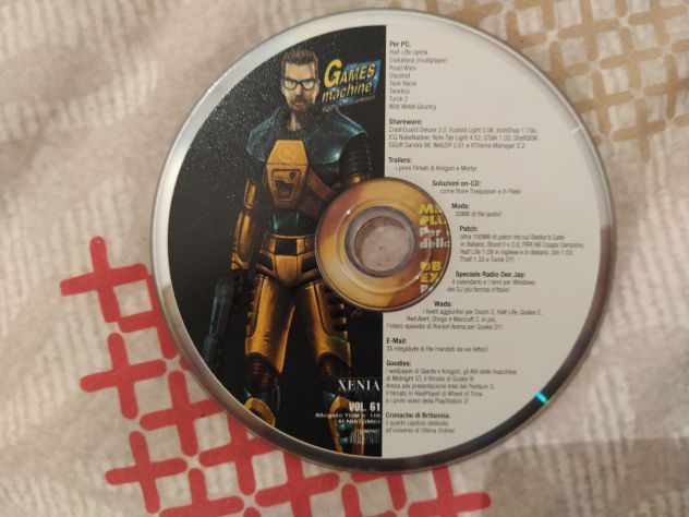 R84 -CD -GAMES MACHINE