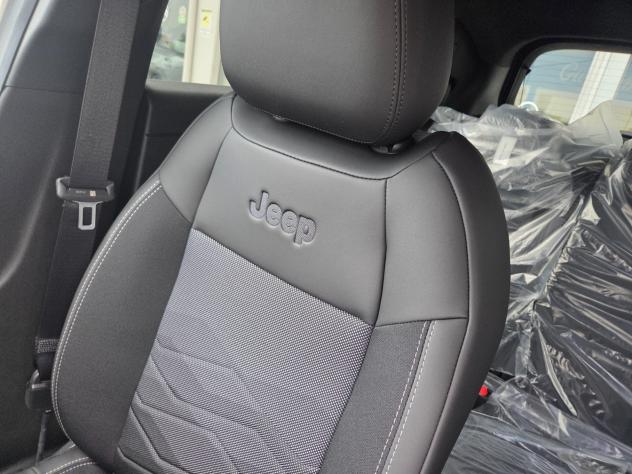 Jeep Avenger 1.2 Turbo 110 CV MHEV Summit Tetto nero Nessun obbligo finanziario - Foto 10