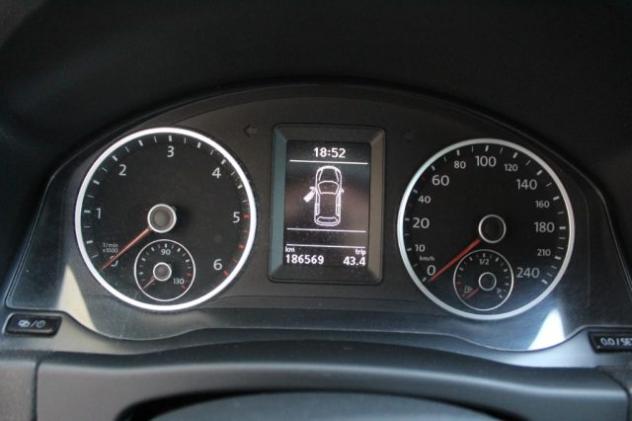 VOLKSWAGEN Tiguan 2.0 TDI 110 CV Sport & Style BlueMotion Technology rif. 23996435 - Foto 9