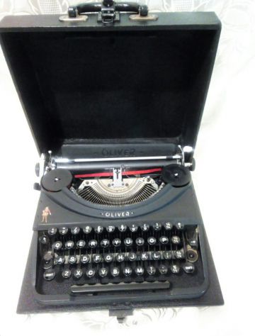 Macchina da scrivere "Oliver Portatile"- anni 1920-30