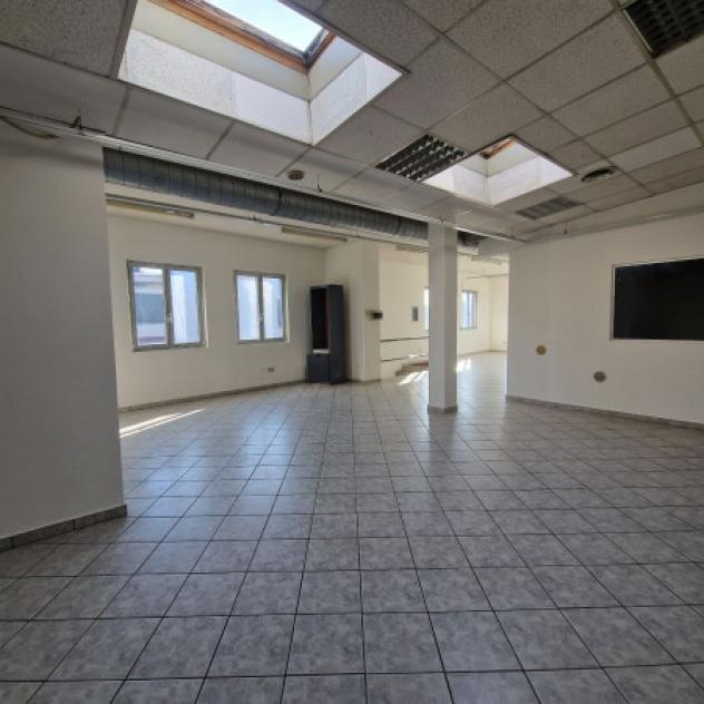 Immobile di 110 m² con 2 locali in affitto a Rho - Foto 2