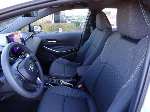 Toyota Corolla TS 1.8 Hybrid Active - Foto 8