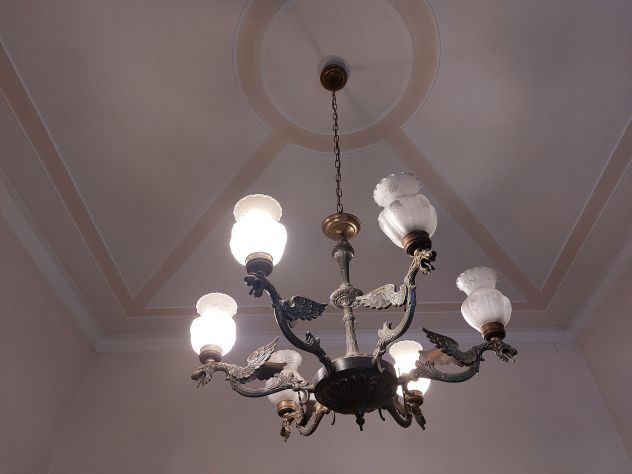 Pregiato lampadario vintage anni 70 in peltro con sei punti luce - Foto 7