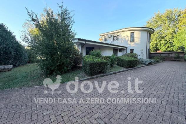 Villa di 208 m² con 5 locali e box auto in vendita a Artena