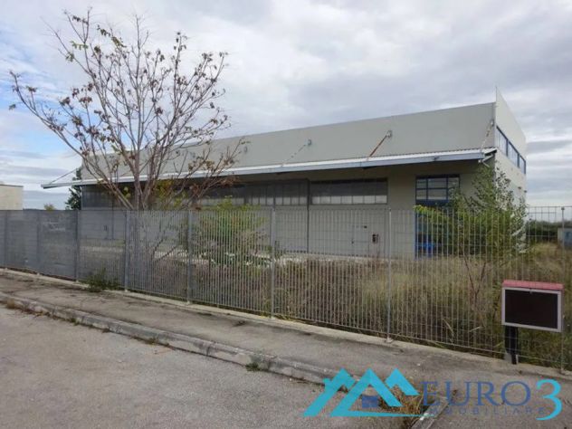 PESCARA-Loc. Cugnoli-Capannone industriale con piazzale